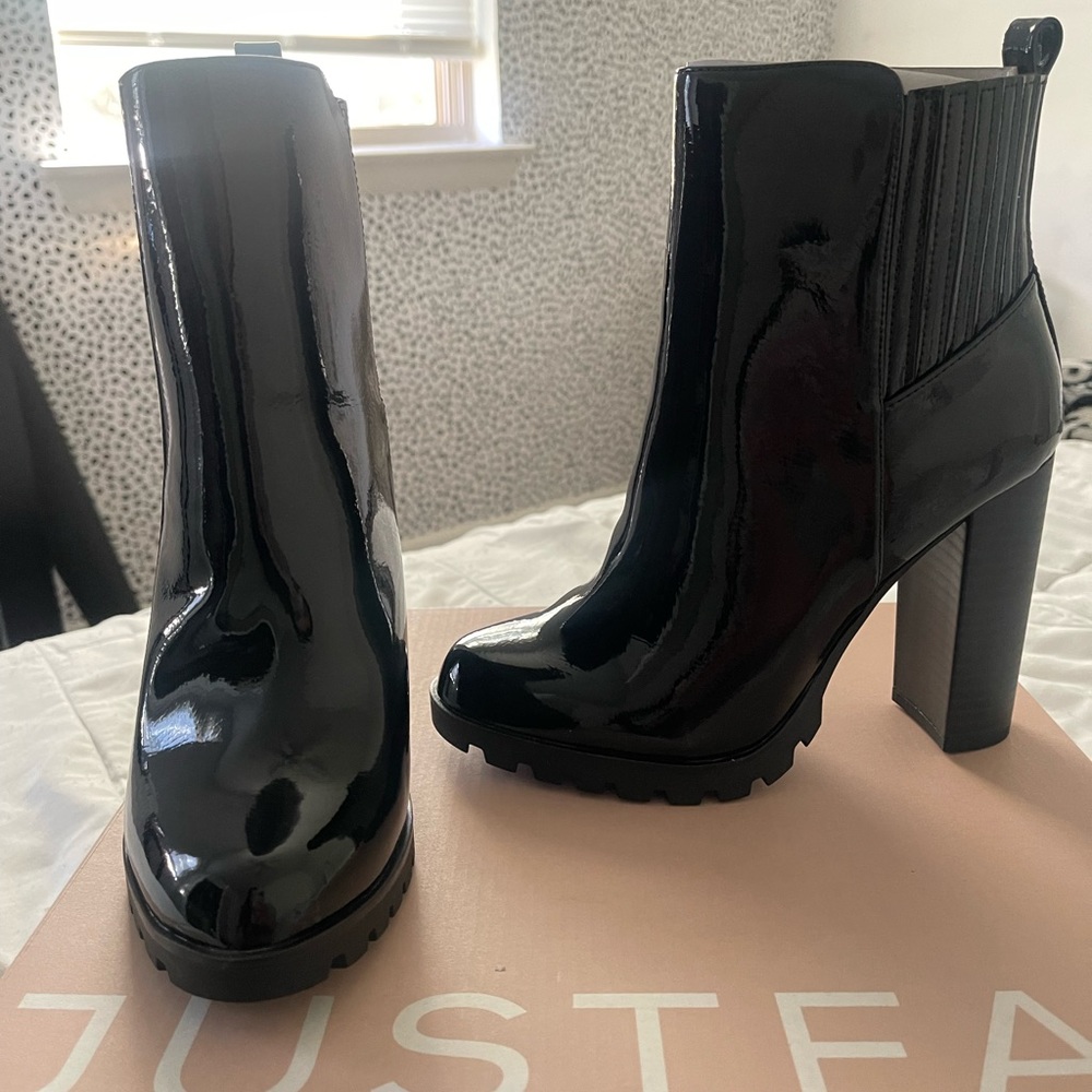 Just Fab Black Booties Size 7